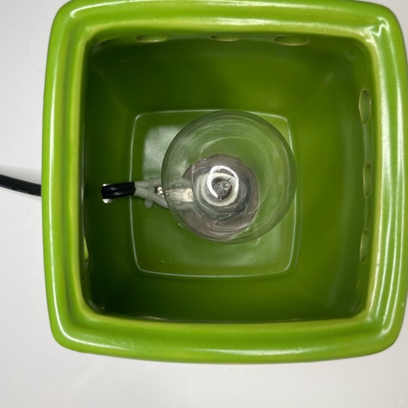 Retired Scentsy Wax Warmer Square Classic Curve Green Rounded Full Size - Picture 11 of 11
